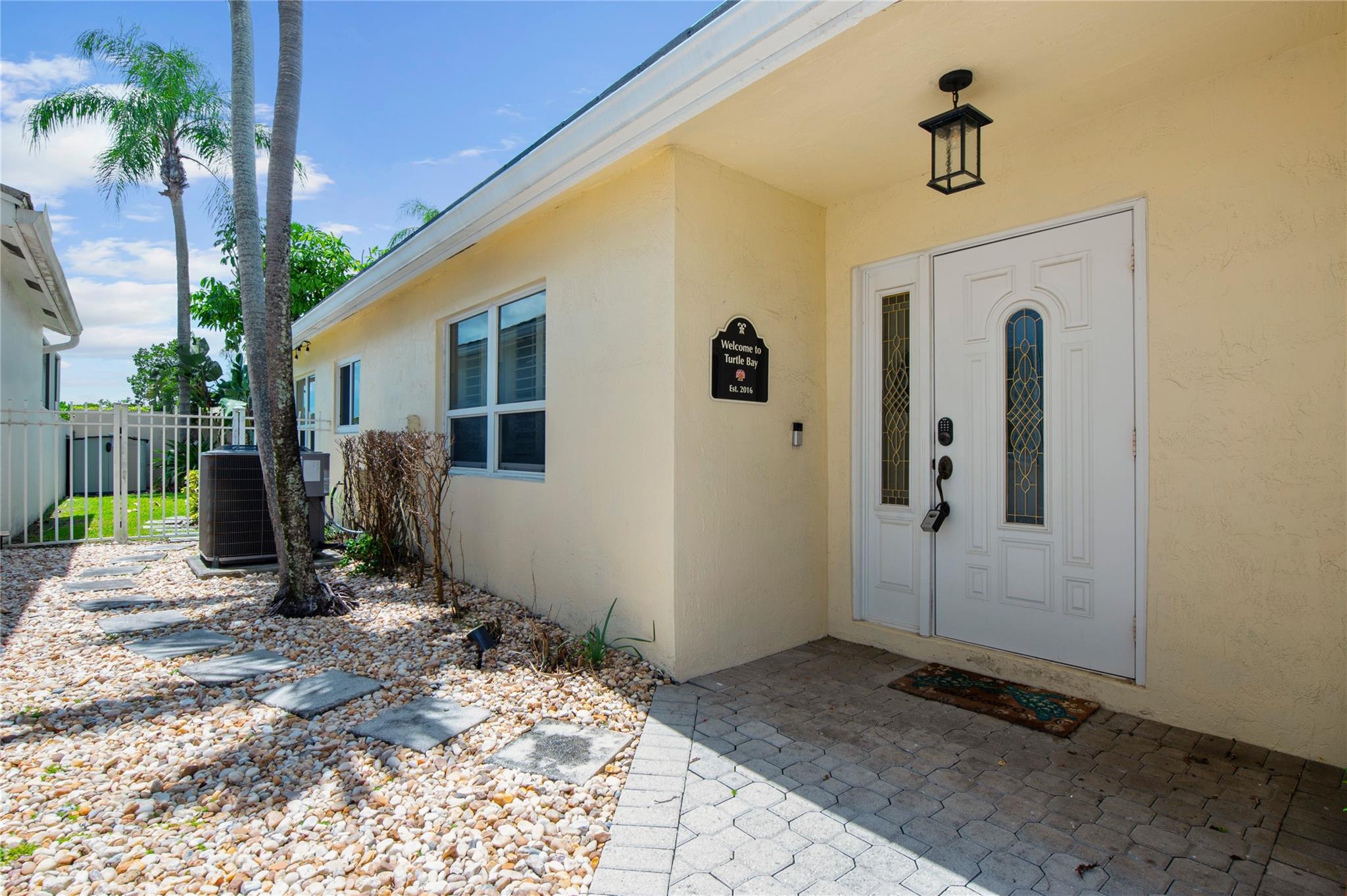 7904 Travlers Tree Dr