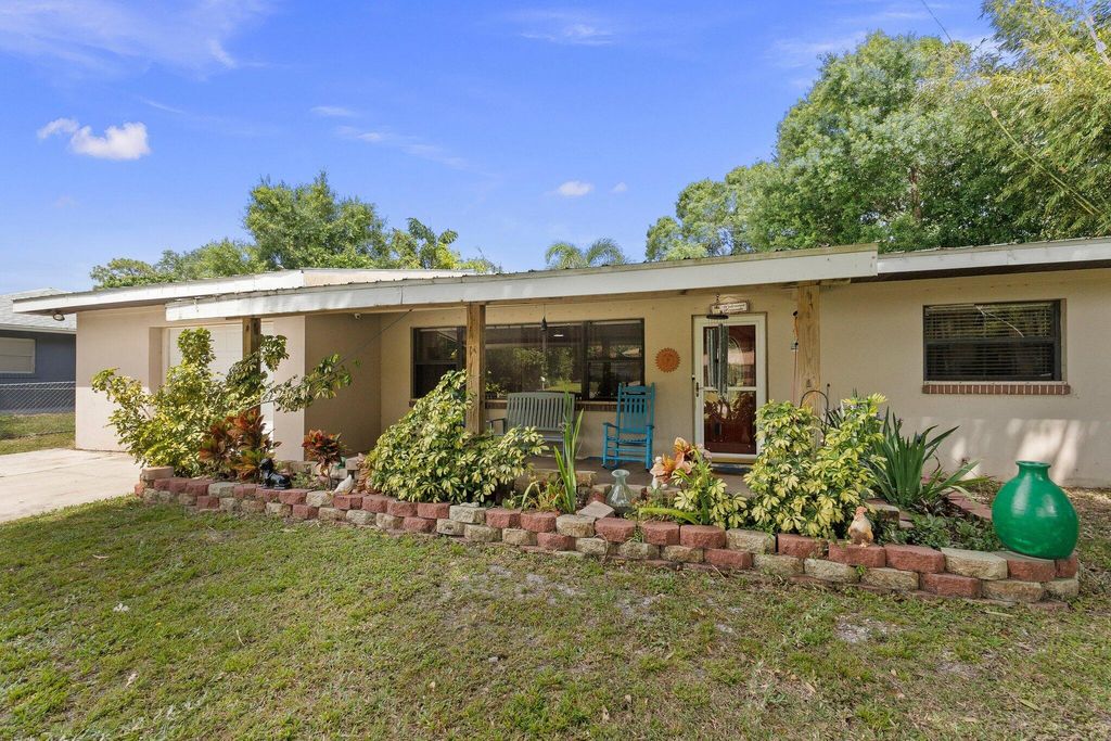 Photo of 8504 Santa Clara Boulevard, Fort Pierce, FL 34951 (MLS # R10972878)