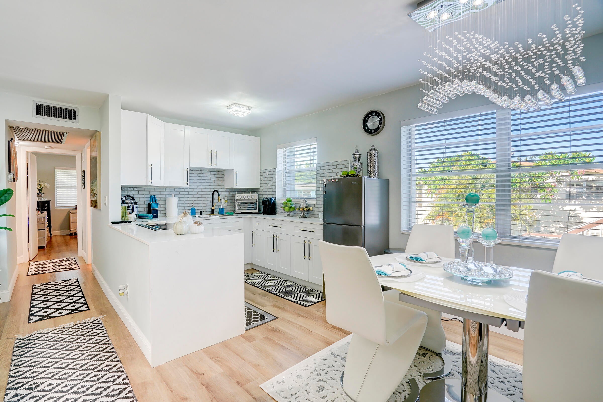 203 S WINDSOR I 203