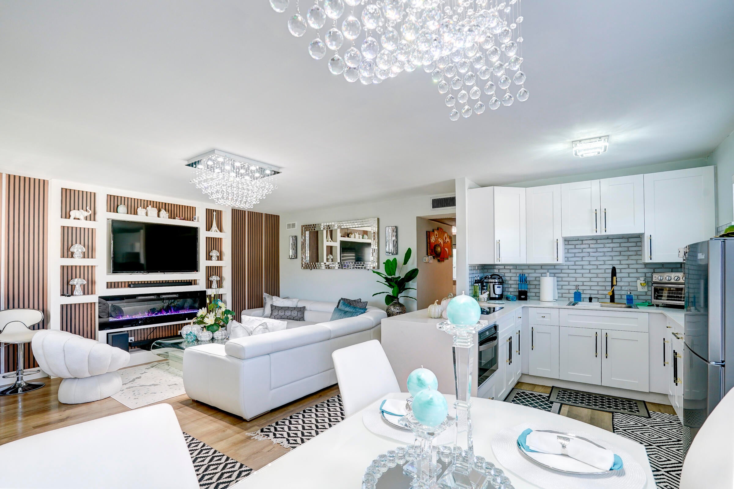 203 S WINDSOR I 203