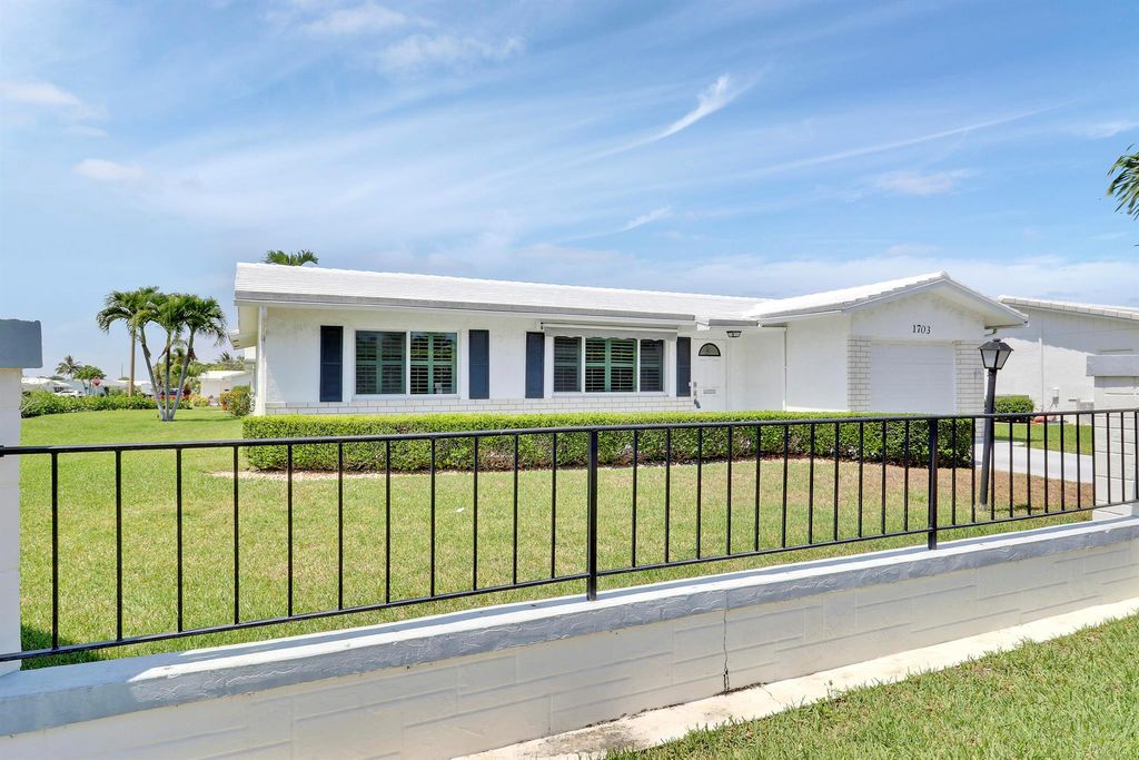 Photo of 1703 SW 22nd Way, Boynton Beach, FL 33426 (MLS # R11094558)