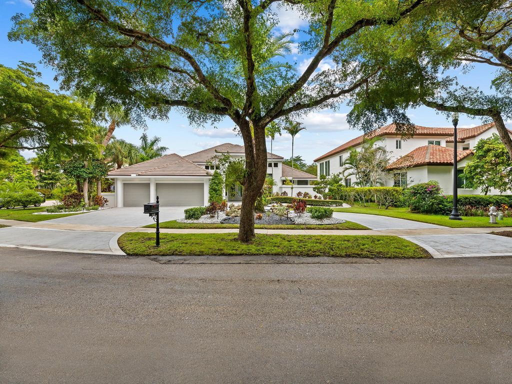 Photo of 1048 SW 21st Avenue, Boca Raton, FL 33486 (MLS # R11123473)
