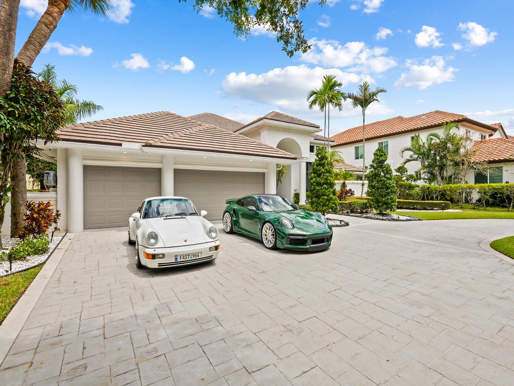 Photo of 1048 SW 21st Avenue, Boca Raton, FL 33486 (MLS # R11123473)