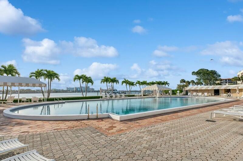 PALM BEACH BILTMORE COND DECL FILED 7-9-80 - Residential