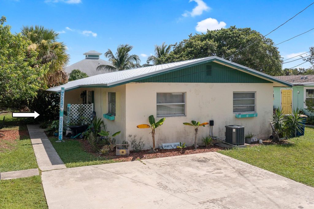 Photo of 1311 Binney Drive #B, Fort Pierce, FL 34949 (MLS # R10988258)