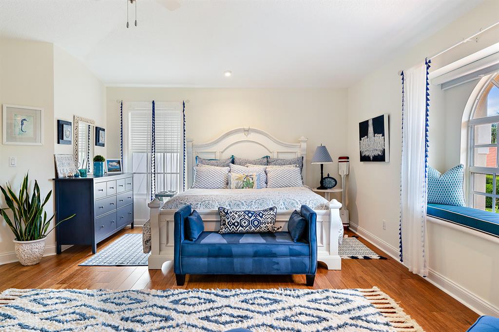 JUPITER INLET BEACH COLON - Residential