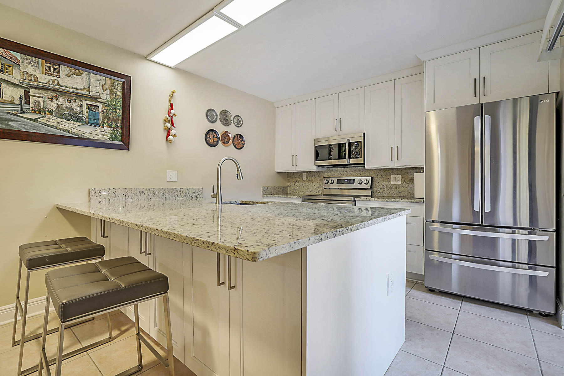 RIVER North of the Bluffs - Residential Lease