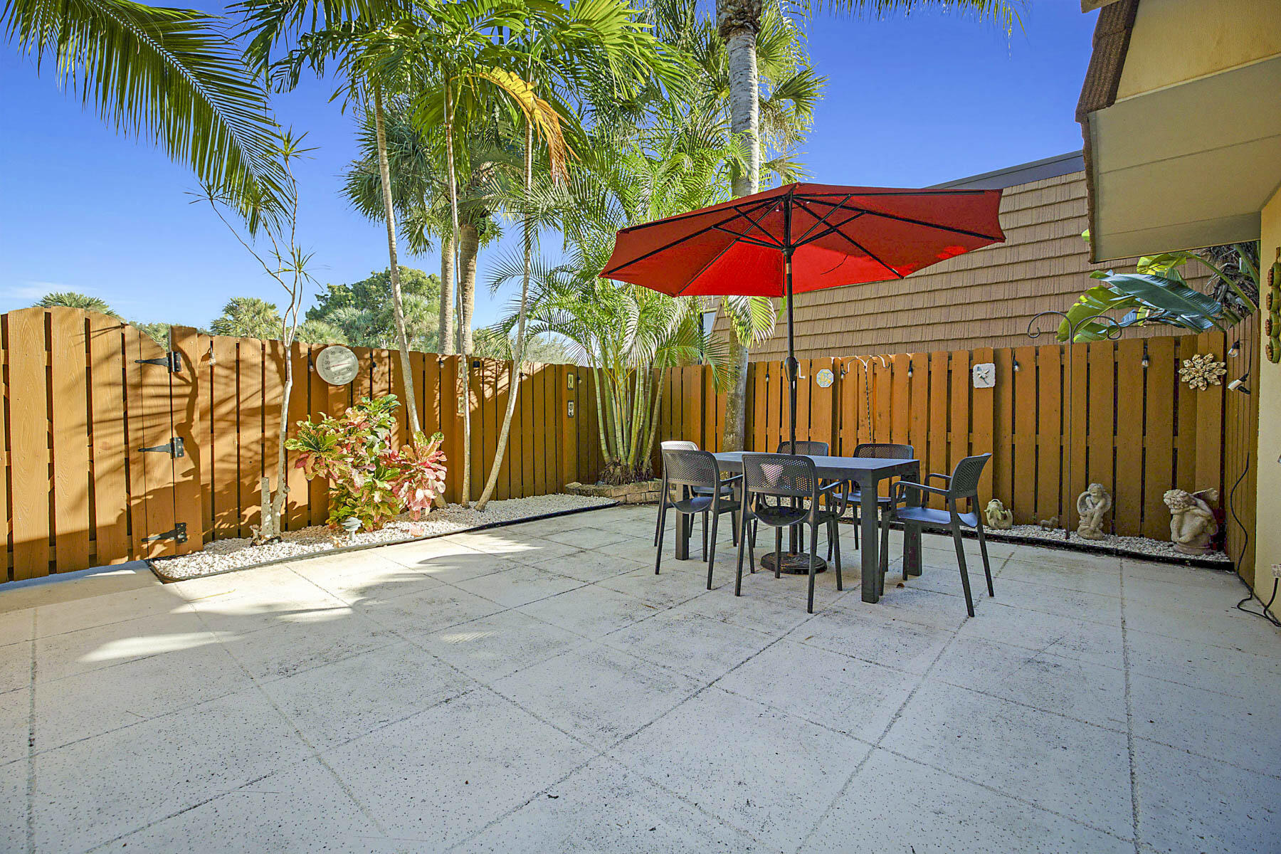 RIVER North of the Bluffs - Residential Lease