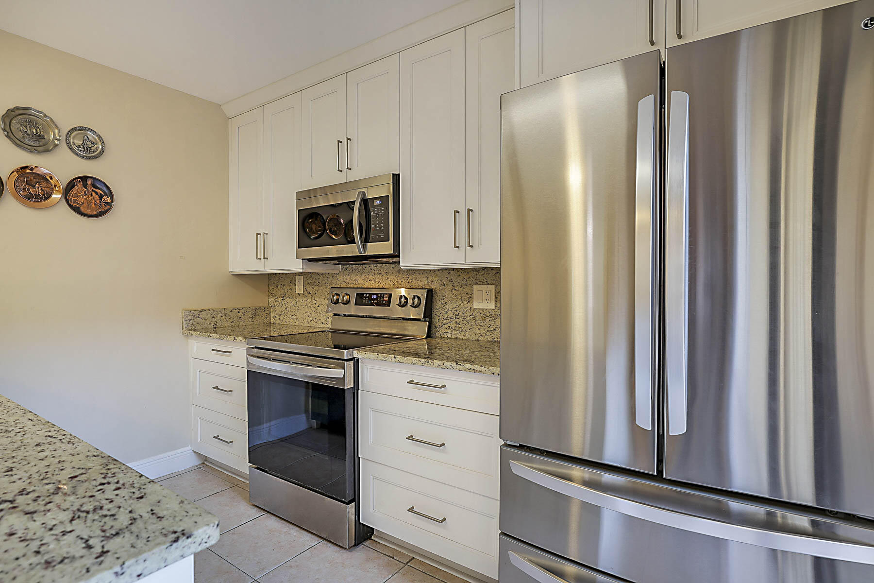 RIVER North of the Bluffs - Residential Lease