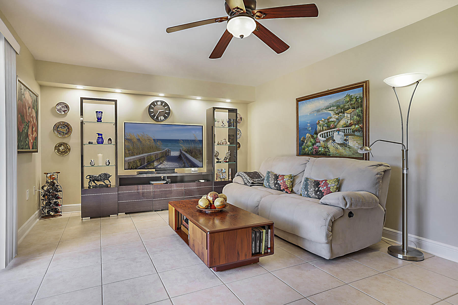 RIVER North of the Bluffs - Residential Lease