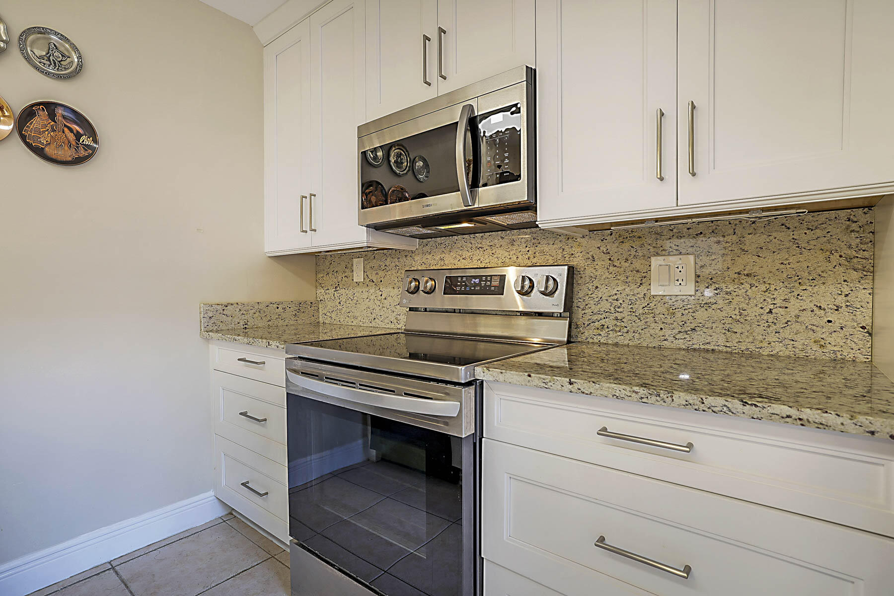 RIVER North of the Bluffs - Residential Lease