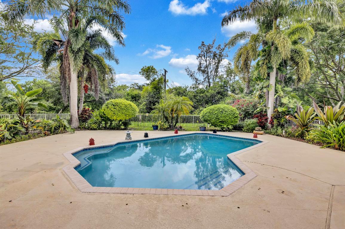 PARKLAND LAKES - Residential Lease