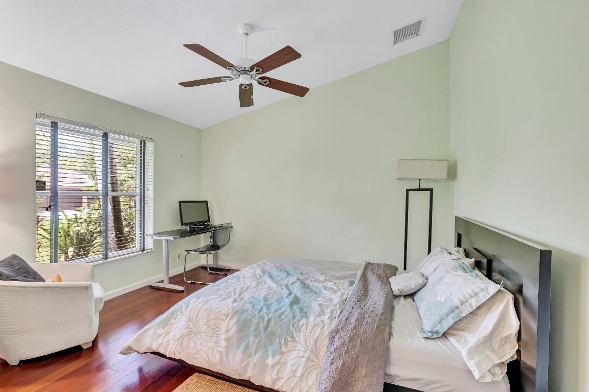 PARKLAND LAKES - Residential Lease