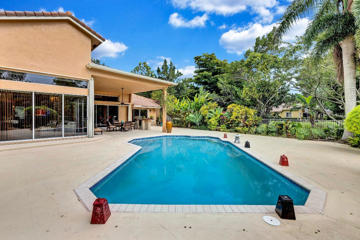 PARKLAND LAKES - Residential Lease