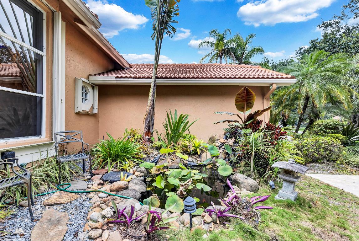 PARKLAND LAKES - Residential Lease