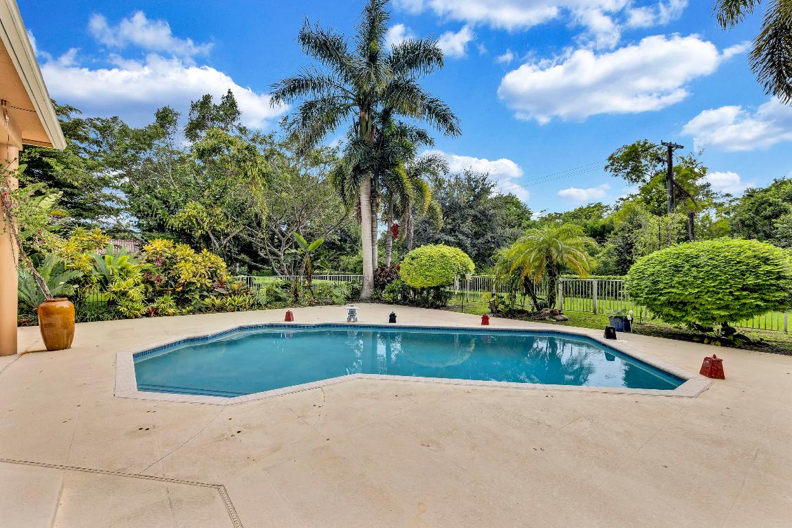 PARKLAND LAKES - Residential Lease