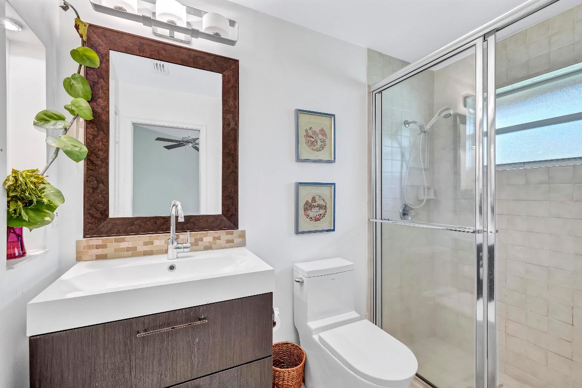 PARKLAND LAKES - Residential Lease