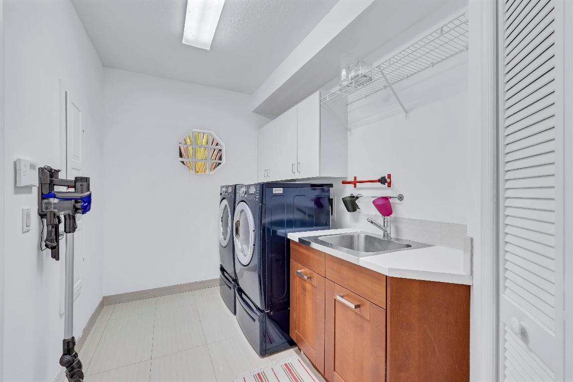 PARKLAND LAKES - Residential Lease