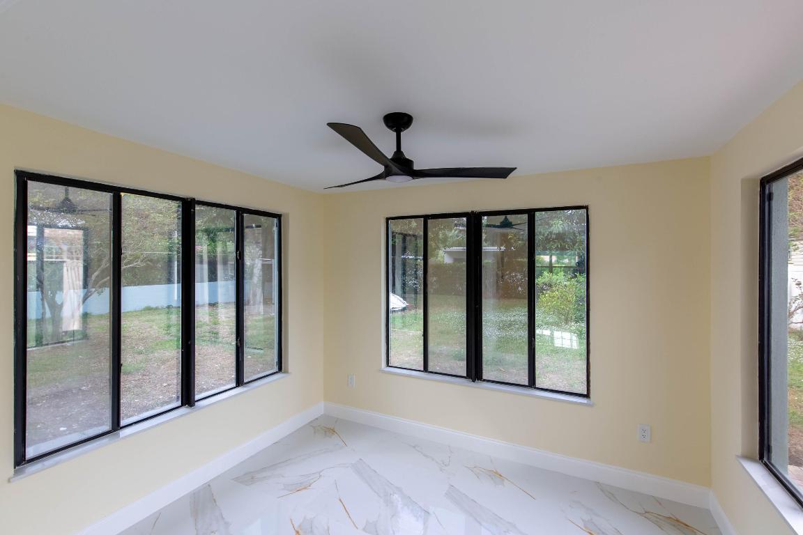 BEACHWAY MANOR - Residential