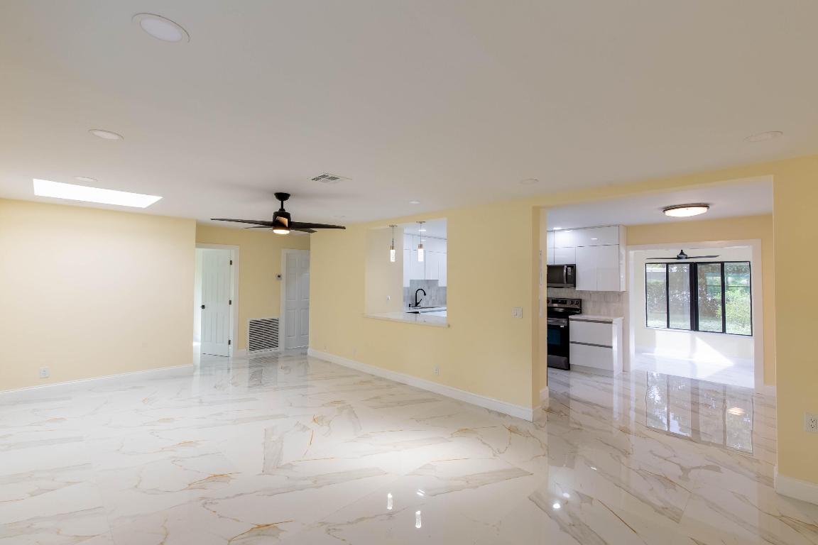 BEACHWAY MANOR - Residential