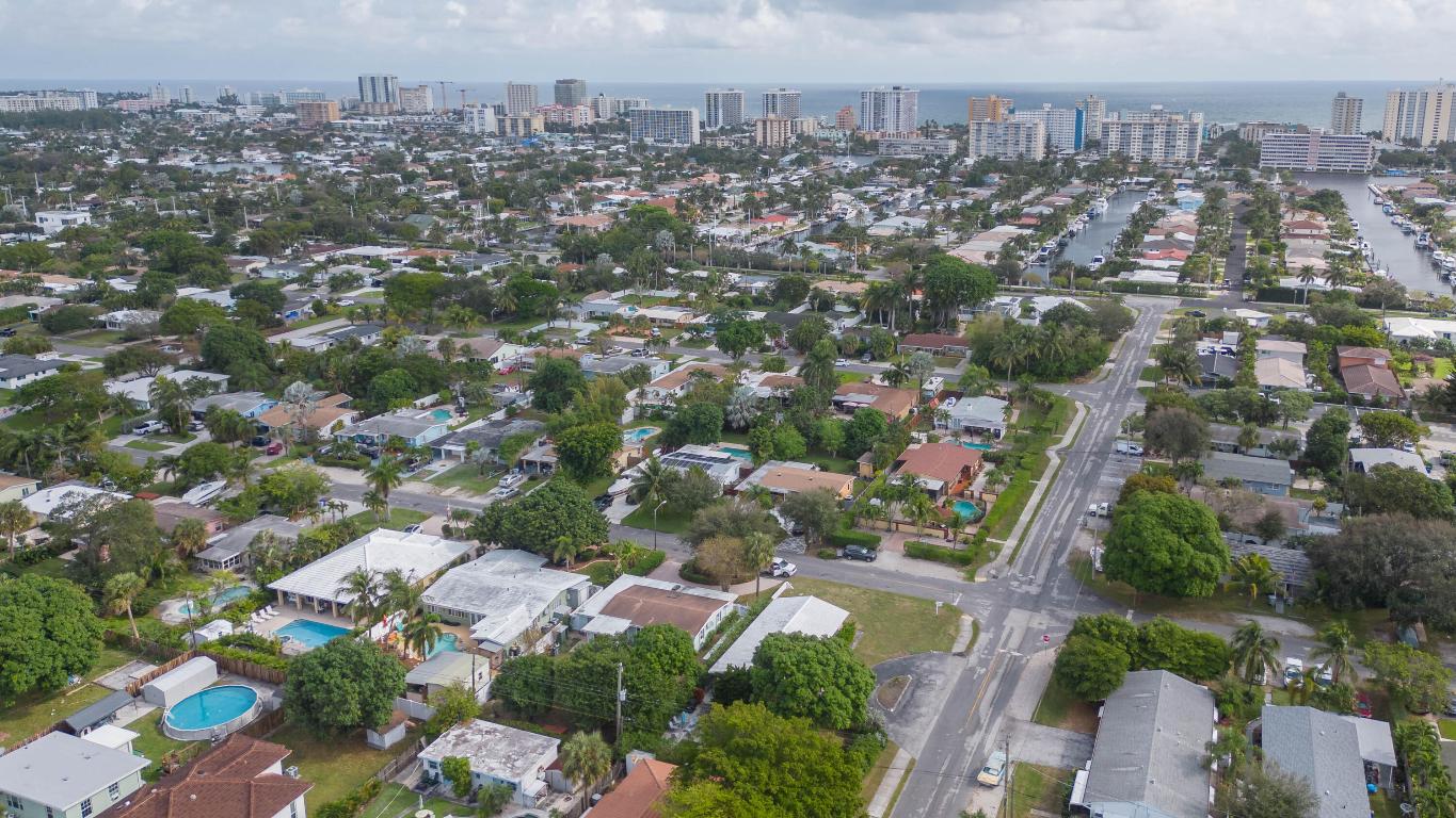 BEACHWAY MANOR - Residential