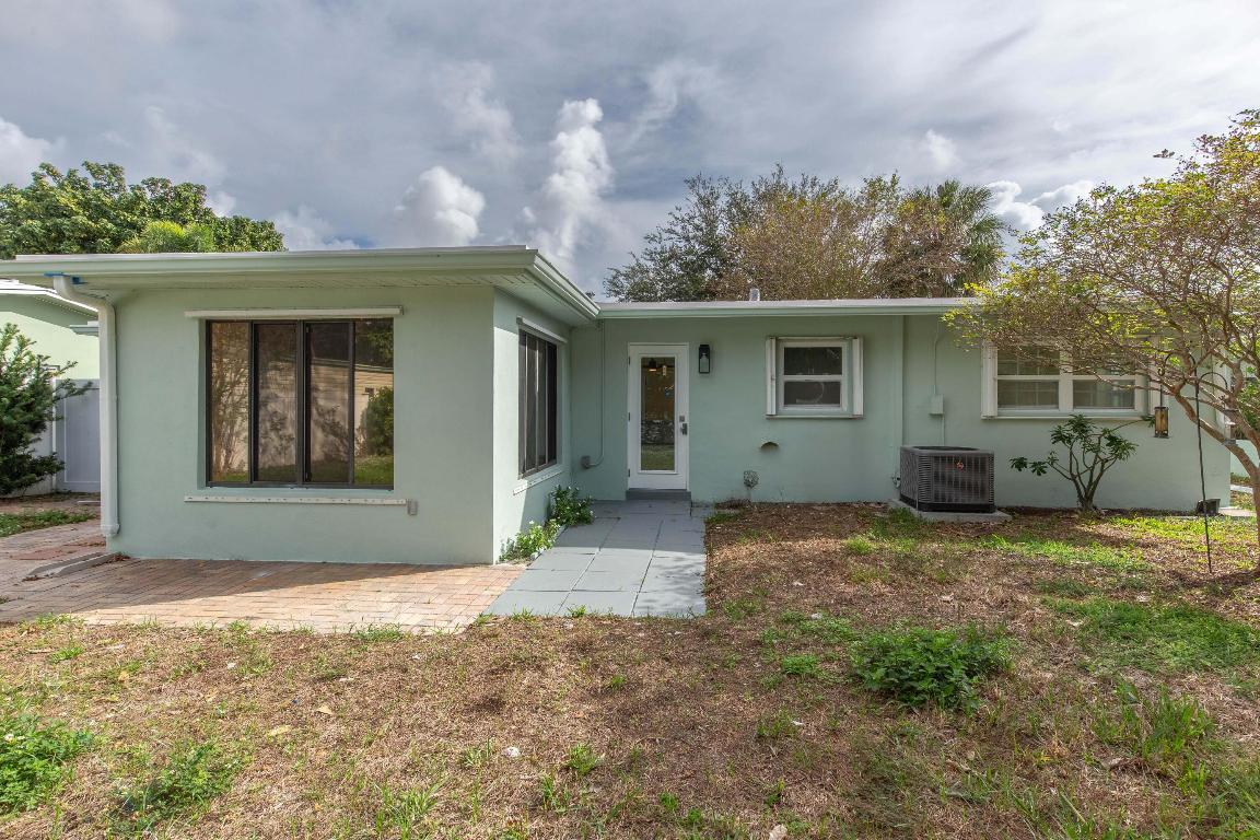 BEACHWAY MANOR - Residential