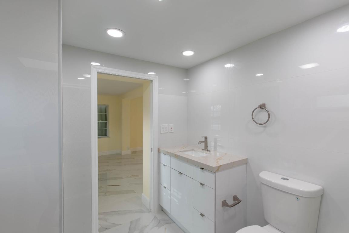 BEACHWAY MANOR - Residential