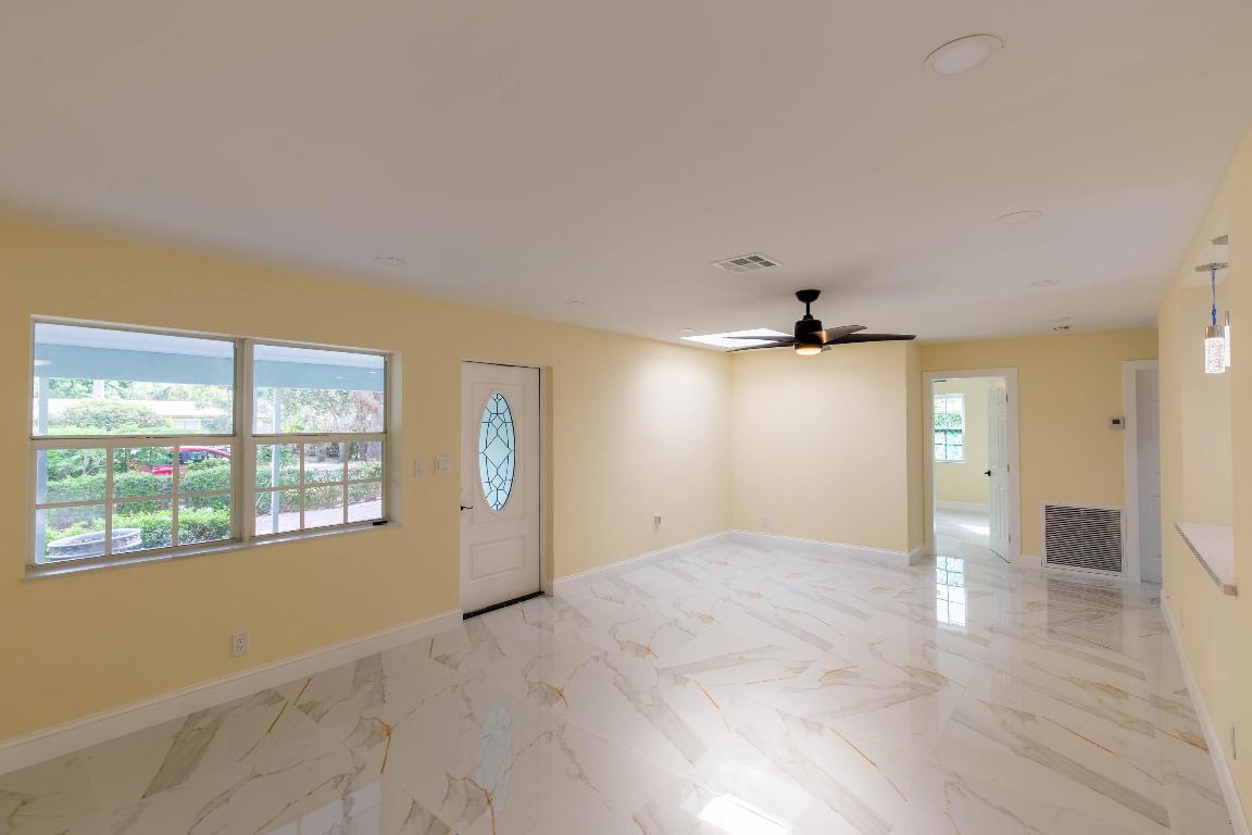 BEACHWAY MANOR - Residential