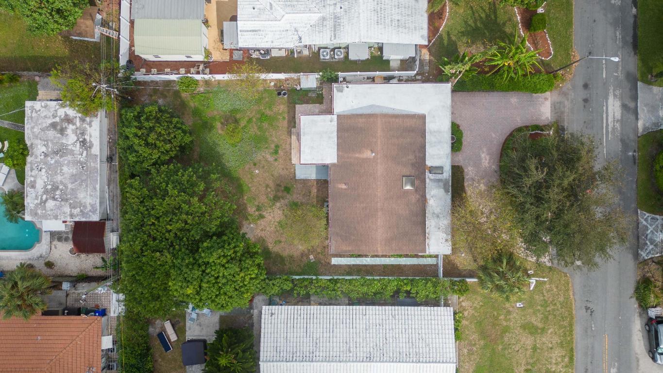 BEACHWAY MANOR - Residential