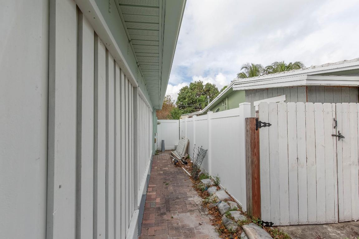 BEACHWAY MANOR - Residential