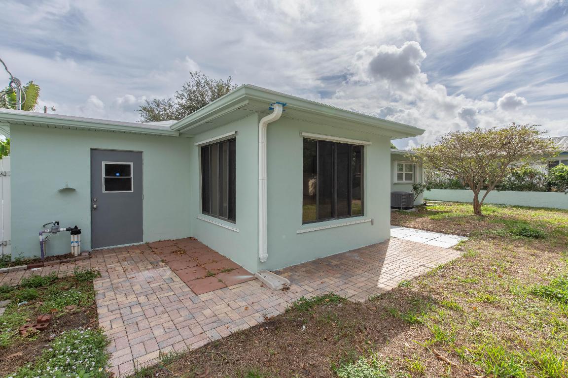 BEACHWAY MANOR - Residential