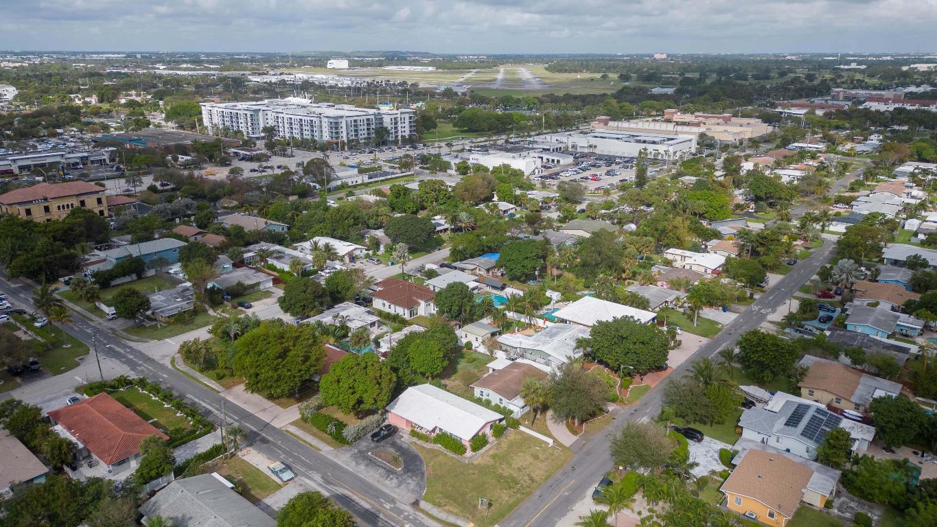 BEACHWAY MANOR - Residential