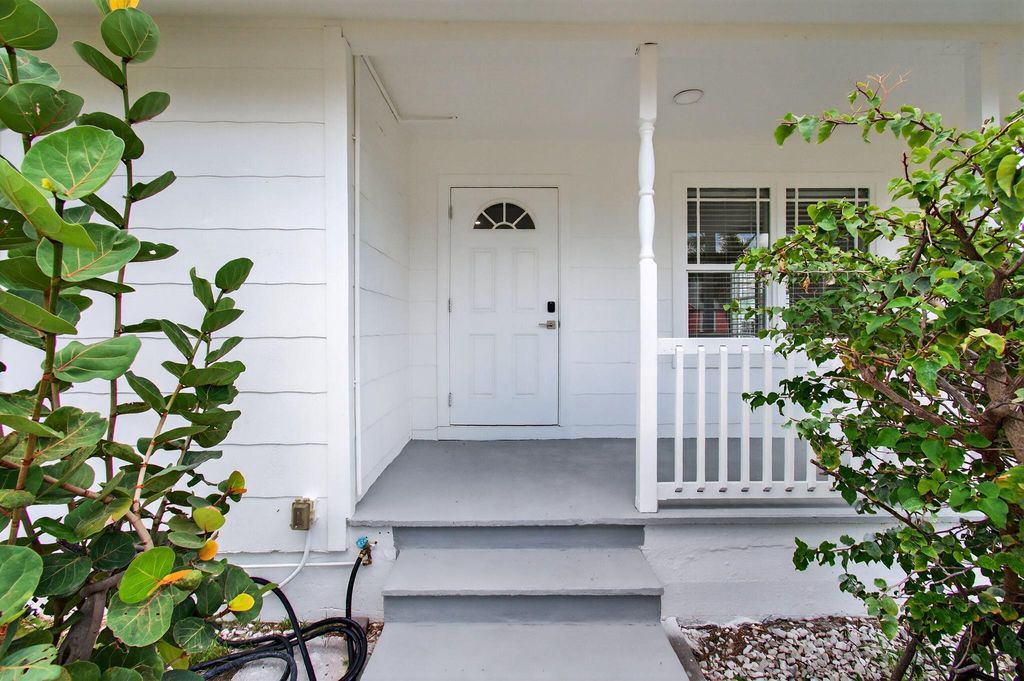 Photo of 218 S C Street, Lake Worth Beach, FL 33460 (MLS # R11112523)