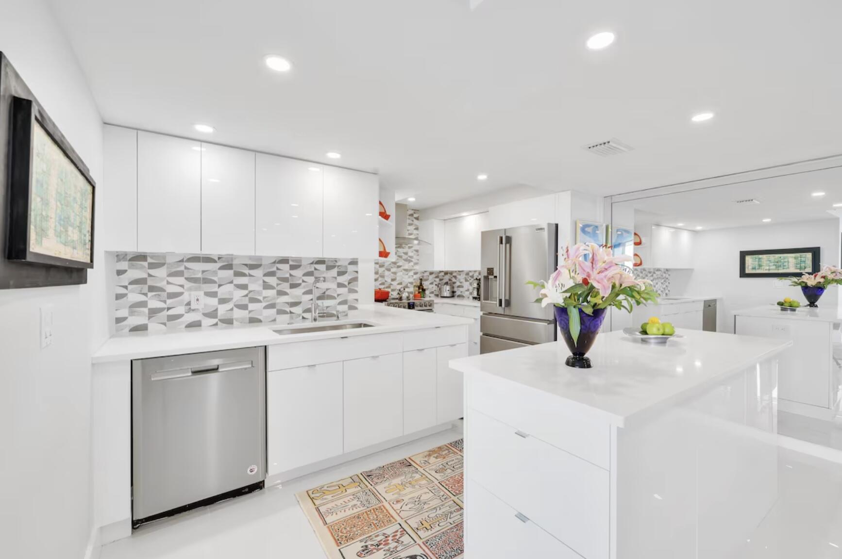 PALM BEACH HOUSE CONDO - Residential Lease