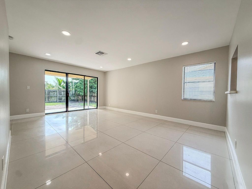 Photo of 3146 N Dixie Highway, Boca Raton, FL 33431 (MLS # R11123275)