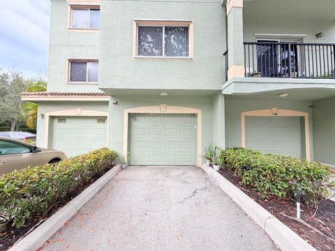 Palm Beach County Homes in Gated Communities For Sale 30 330 Crestwood Circle N 202 Royal Palm Beach FL 33411