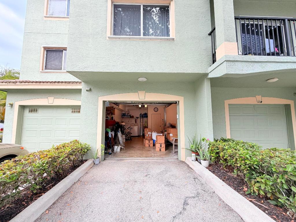 KENSINGTON OF ROYAL PALM BEACH CONDOI - Residential