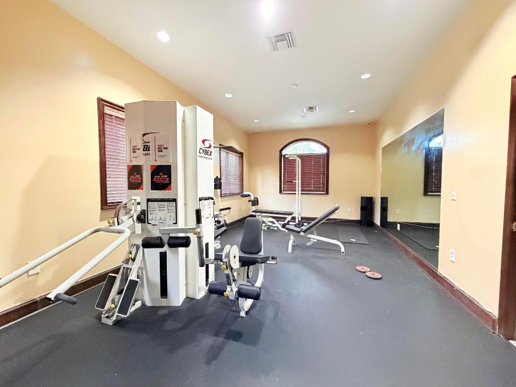 330 Crestwood Circle N 202, Royal Palm Beach, FL, 33411/$324,900 3 330 Crestwood Circle N 202