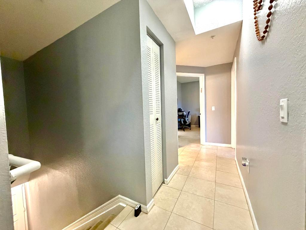 KENSINGTON OF ROYAL PALM BEACH CONDOI - Residential