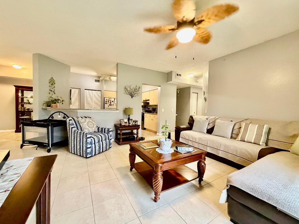 KENSINGTON OF ROYAL PALM BEACH CONDOI - Residential