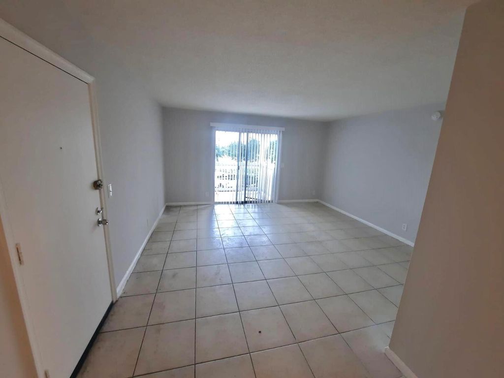 Photo of 1500 N Congress Avenue #B18, West Palm Beach, FL 33401 (MLS # R11050102)
