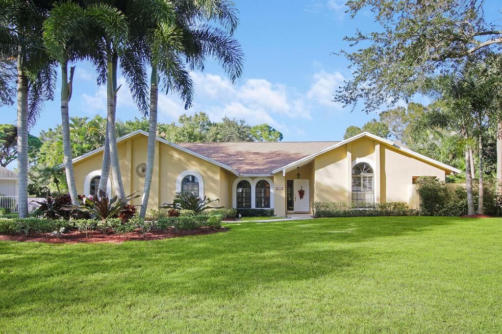 Photo of 6321 Wood Lake Road, Jupiter, FL 33458 (MLS # R10757842)