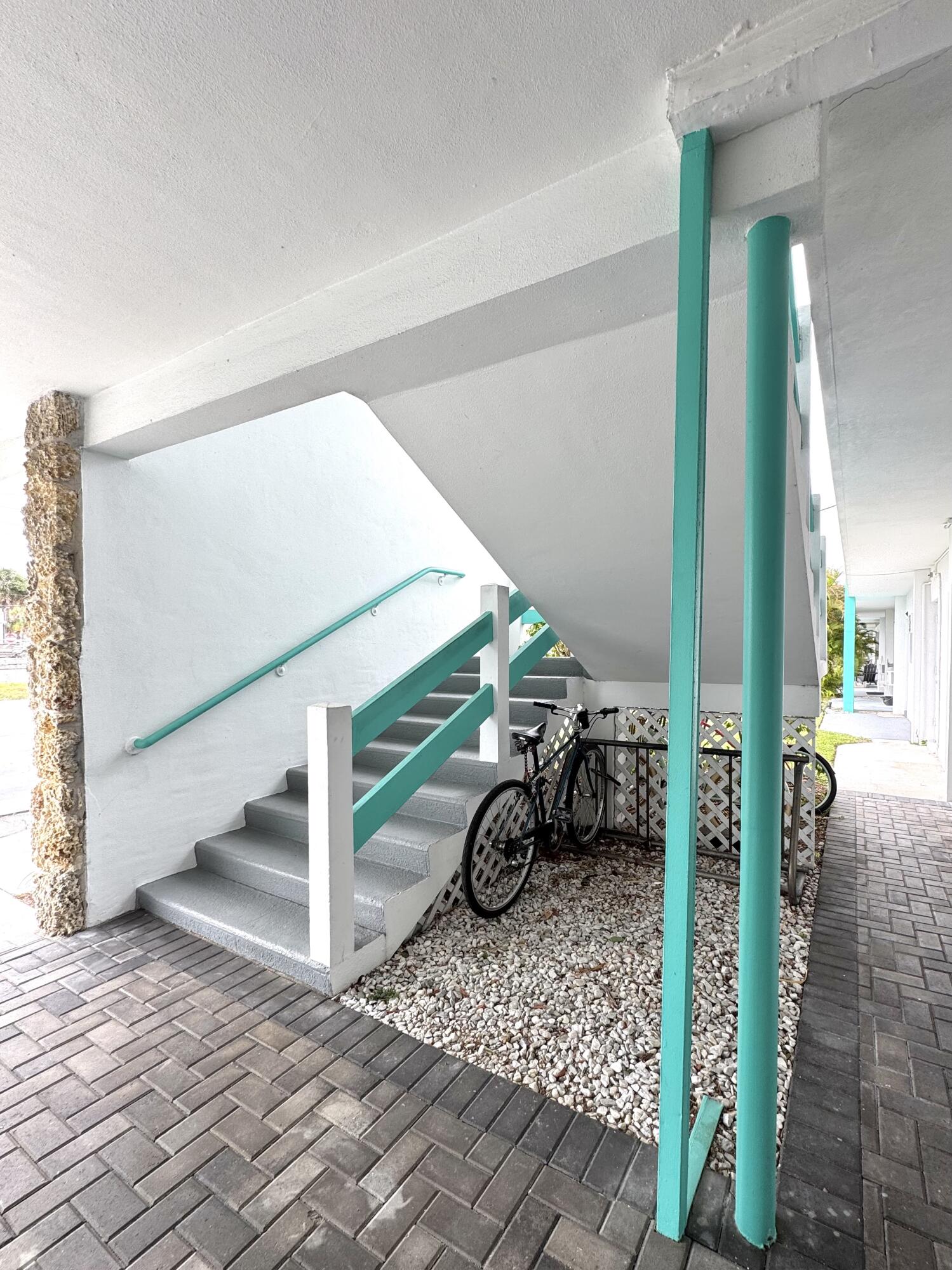 2841 NE 32nd Street 10