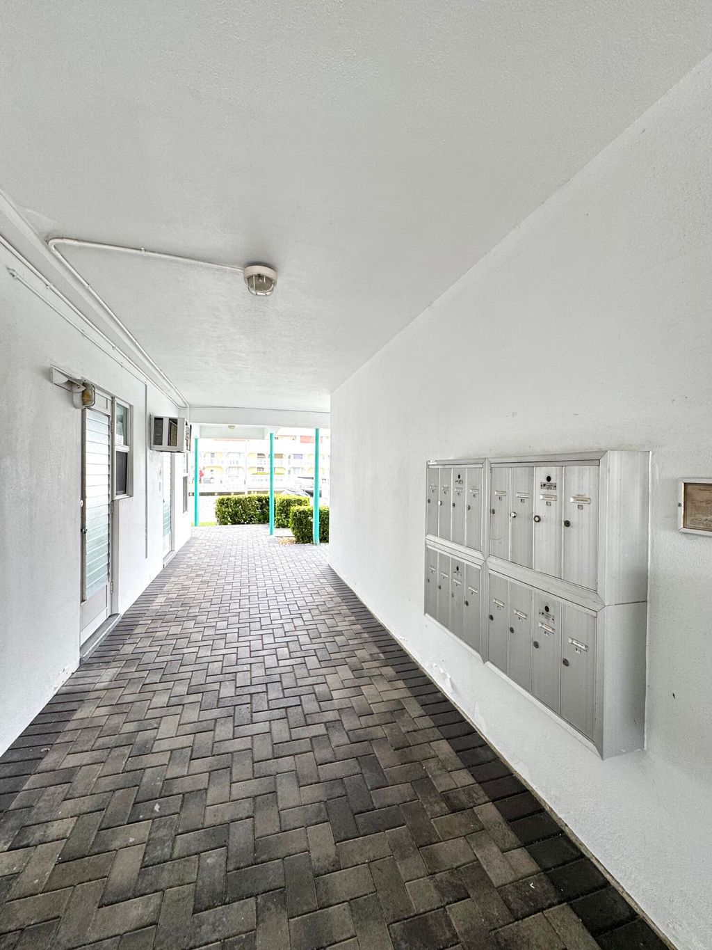 Photo of 2841 NE 32nd Street #10, Fort Lauderdale, FL 33306 (MLS # B26013301)