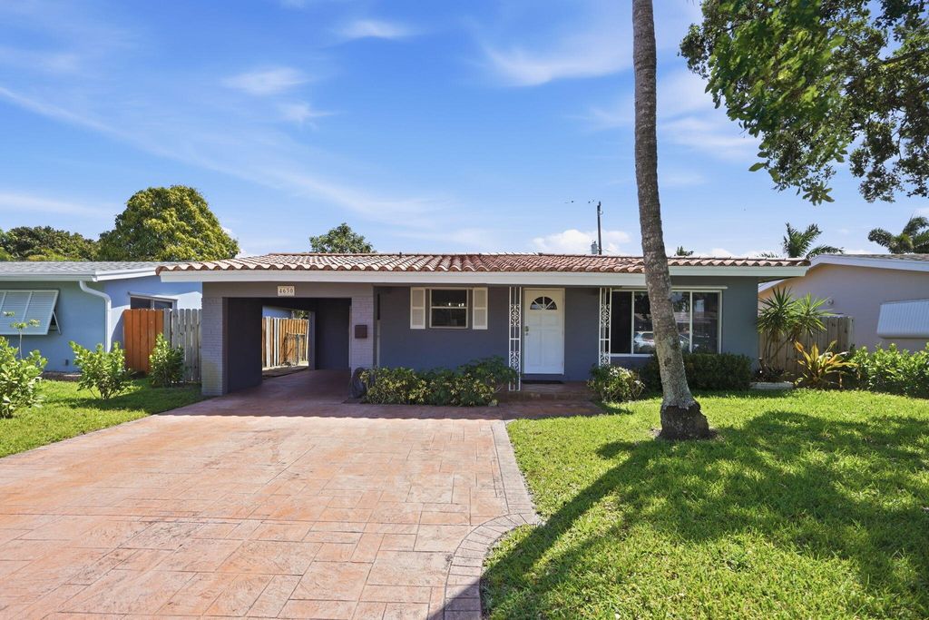 Photo of 4630 NE 3rd Terrace, Oakland Park, FL 33334 (MLS # B26011562)