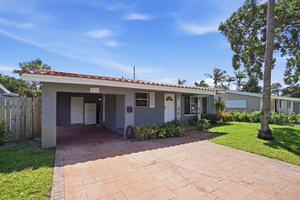 Photo of 4630 NE 3rd Terrace, Oakland Park, FL 33334 (MLS # B26011562)