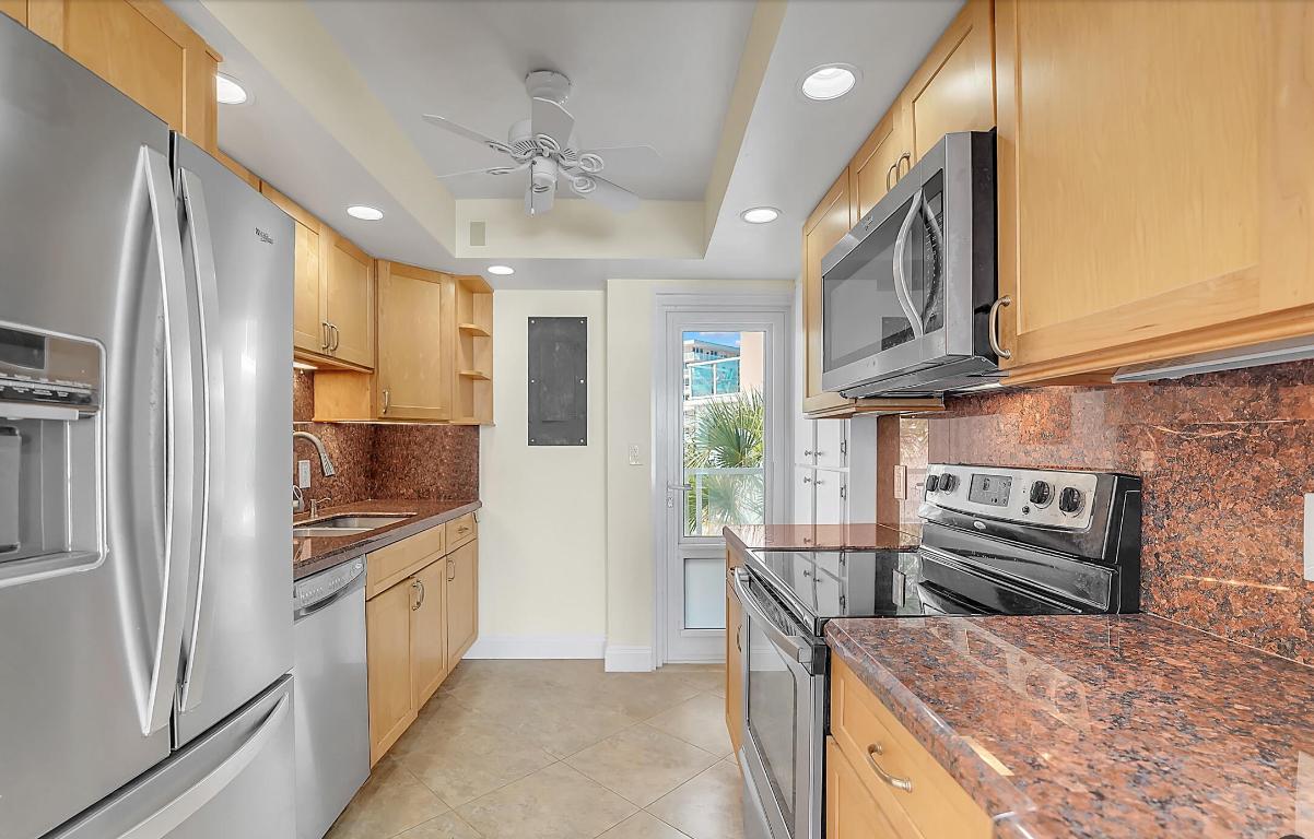 1057 Hillsboro Mile 411