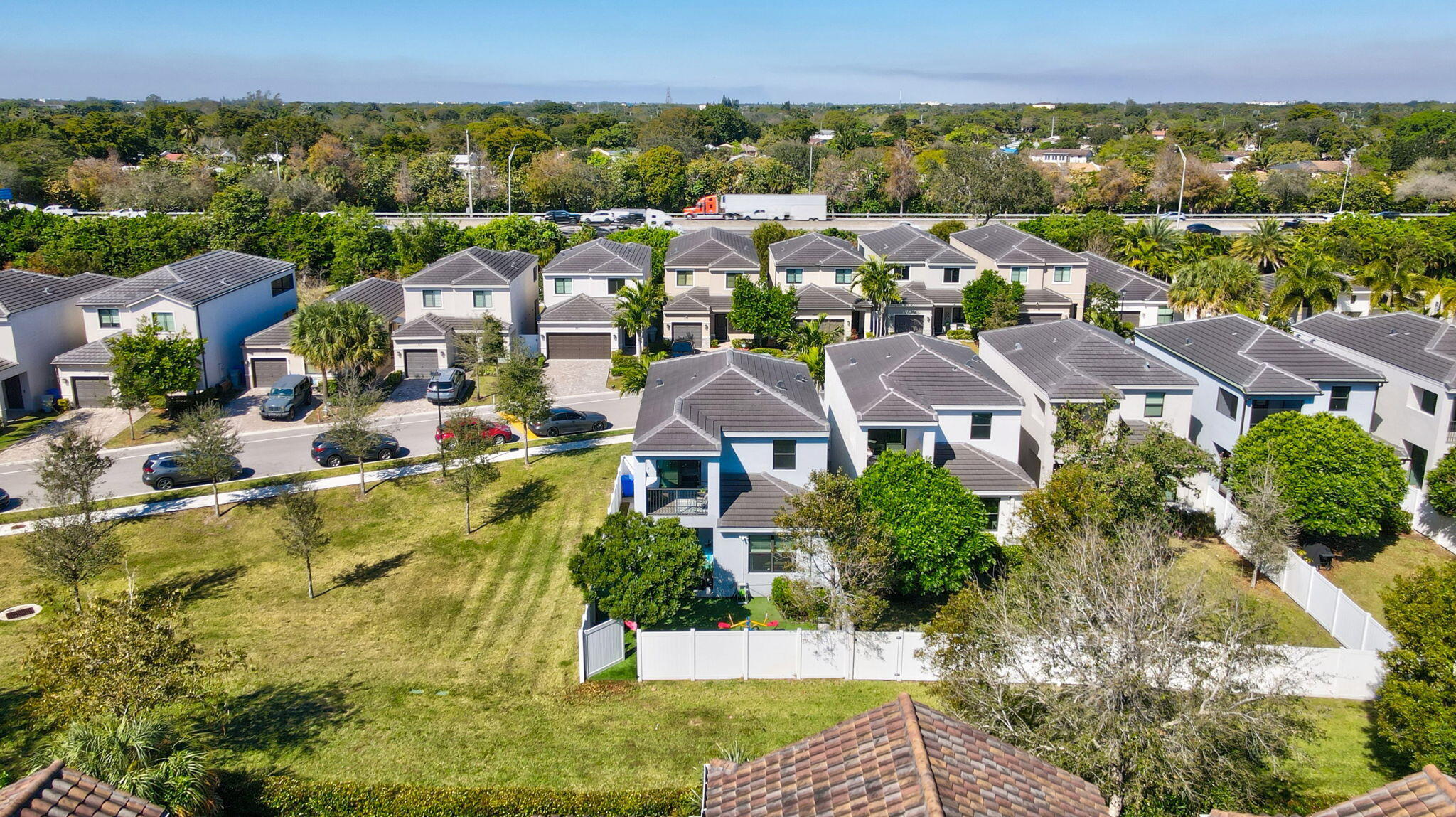 RESIDENCES AT PALM AIRE - Residential