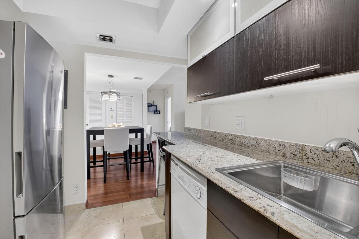 WILLOW WOOD MIDRISE CONDO - Residential Lease