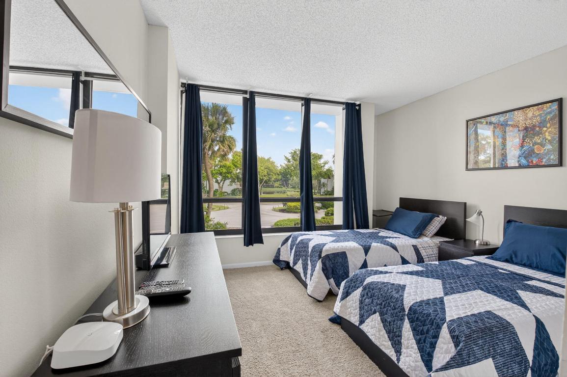 WILLOW WOOD MIDRISE CONDO - Residential Lease